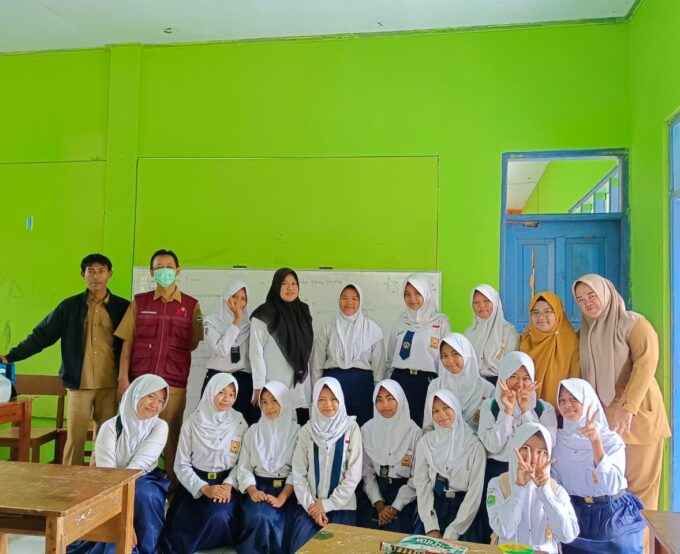 MTsN 14 Tasikmalaya dan Puskesmas Kecamatan Jatiwaras Gelar Imunisasi Pencegahan Kanker Serviks