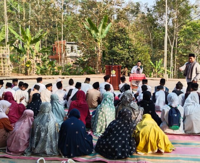 Khidmat di Lapangan MTsN 14 Tasikmalaya, Istigotsah dan Sholat Istisqo Digelar Memohon Turunnya Hujan